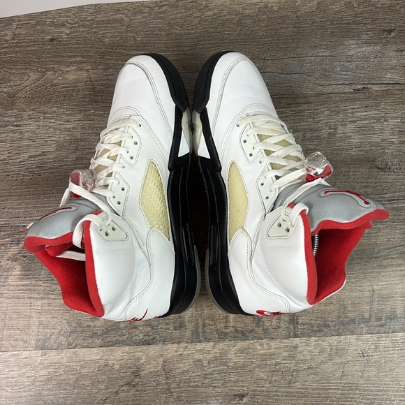 Air Jordan 5 Retro ‘White Fire Red’ DA1911-102 Size 10 - Picture 4 of 9
